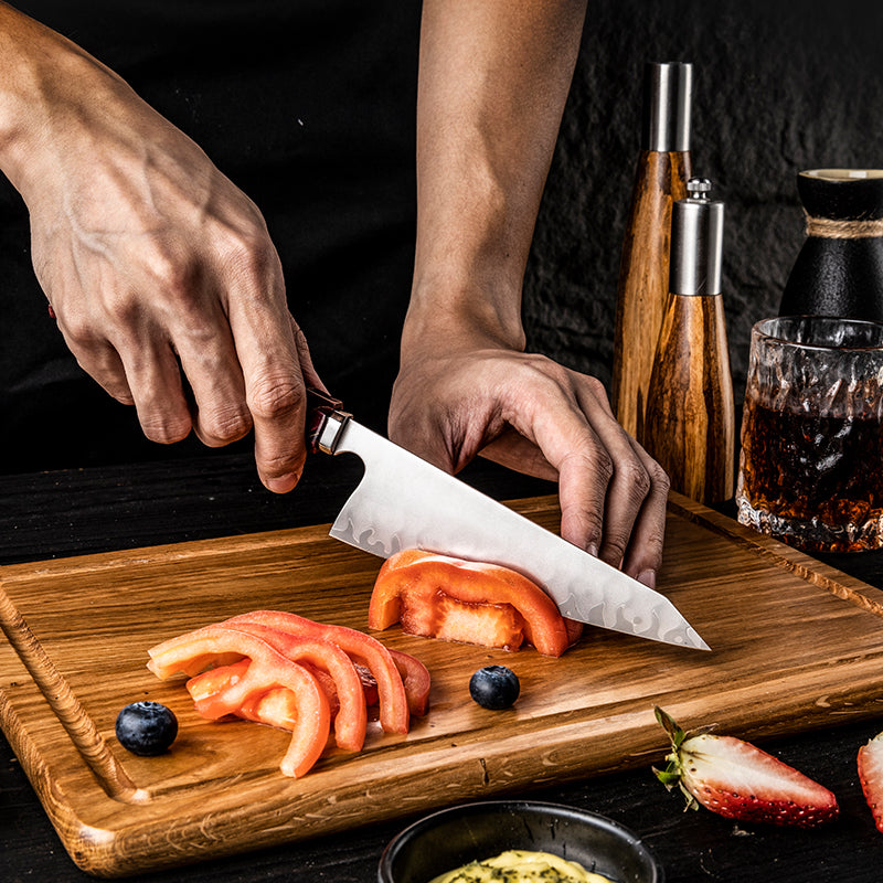 Hikari Petty Knife – Profesionální japonský kuchyňský nůž s matnou čepelí a pryskyřicovou rukojetí